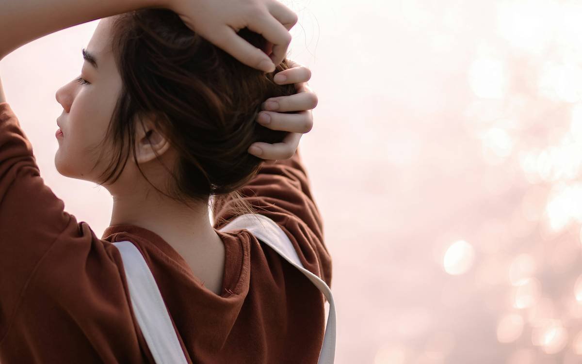 Why Your Casual Hair Accessories Are Secretly Sabotaging Your Style (And How to Fix It)