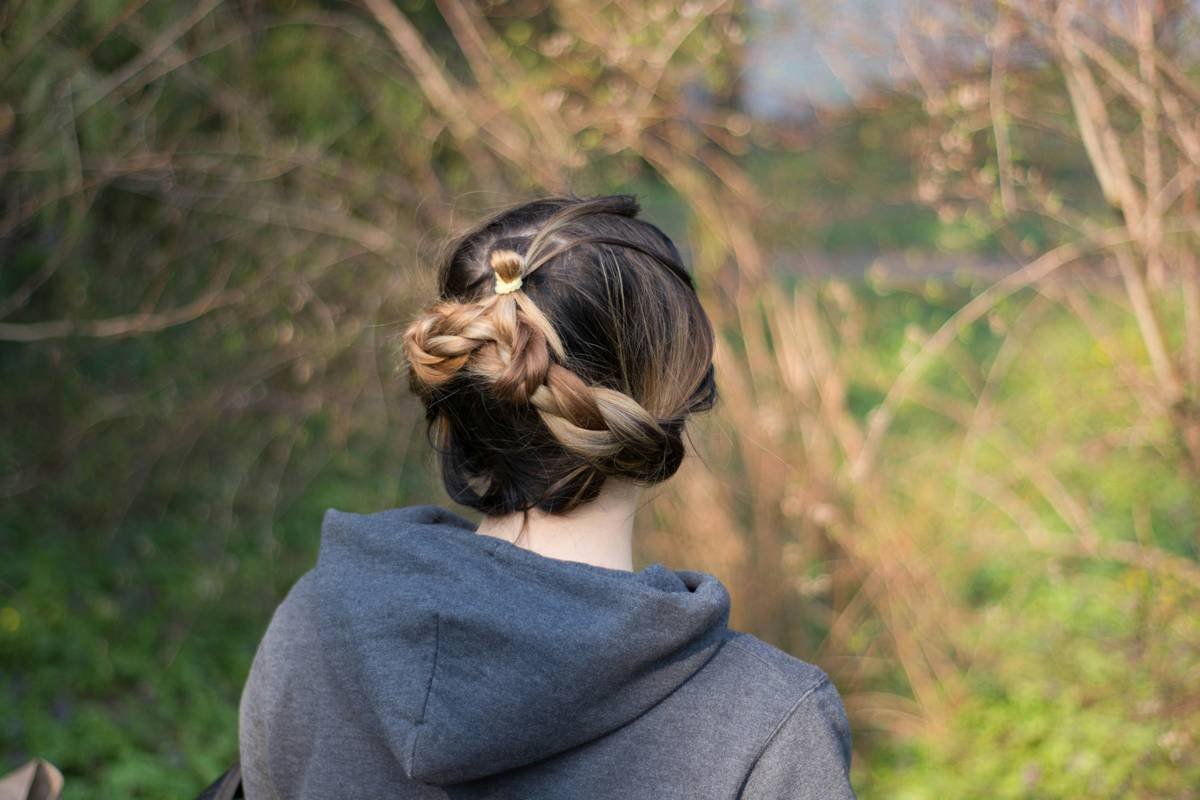 Why Your Daily Hair Bands Are Secretly Ruining Your Hair (And How to Fix It)